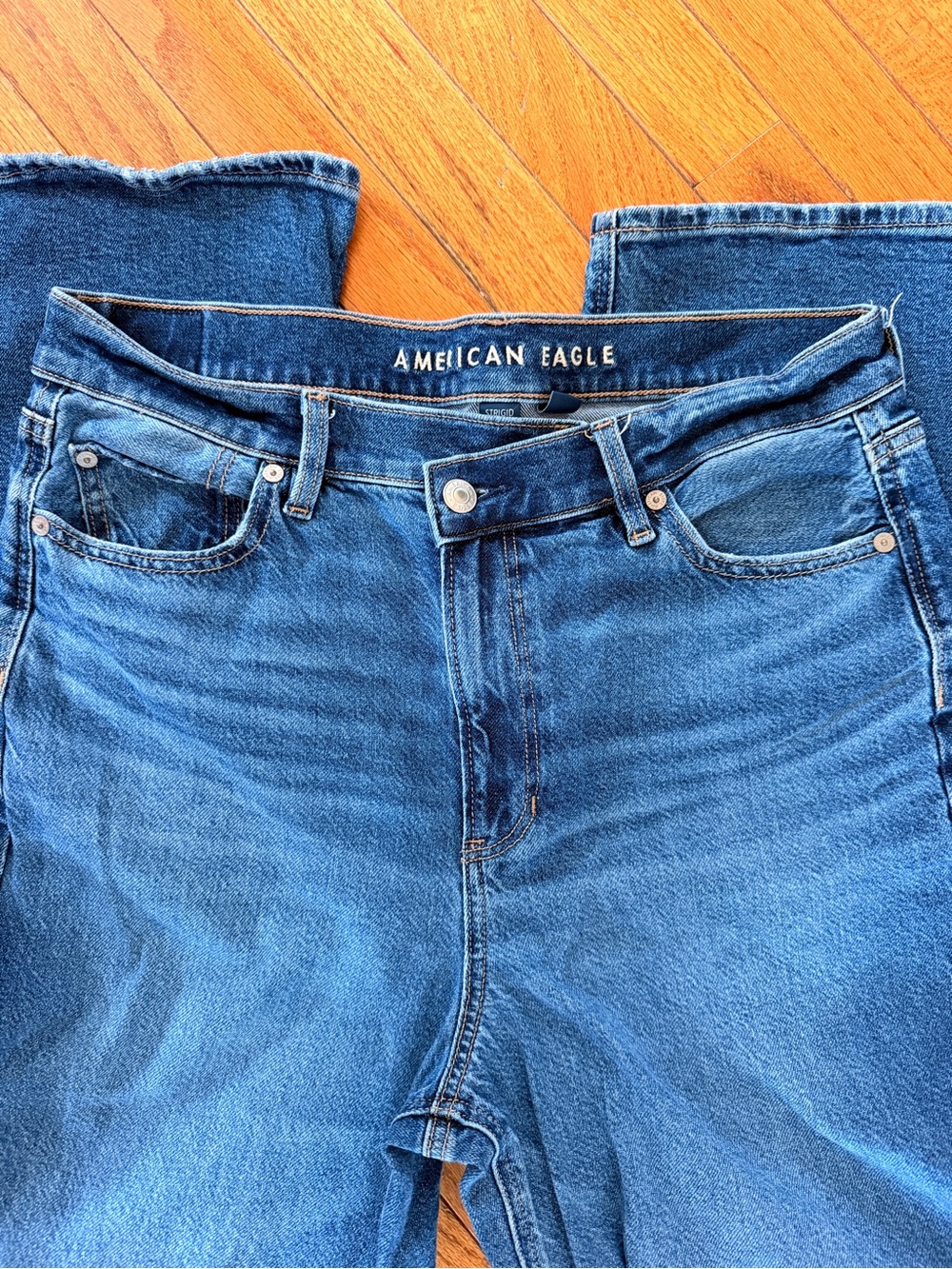 American Eagle Super High Rise Baggy Straight Jeans Strigid Women’s Size 10